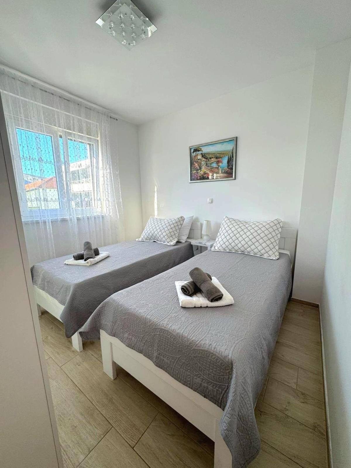 Apartment Misic Trogir Eksteriør bilde