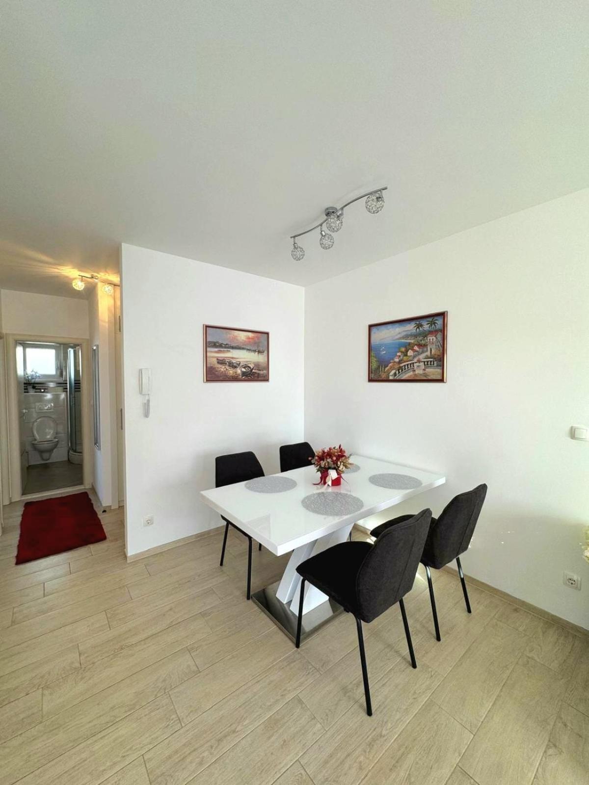 Apartment Misic Trogir Eksteriør bilde