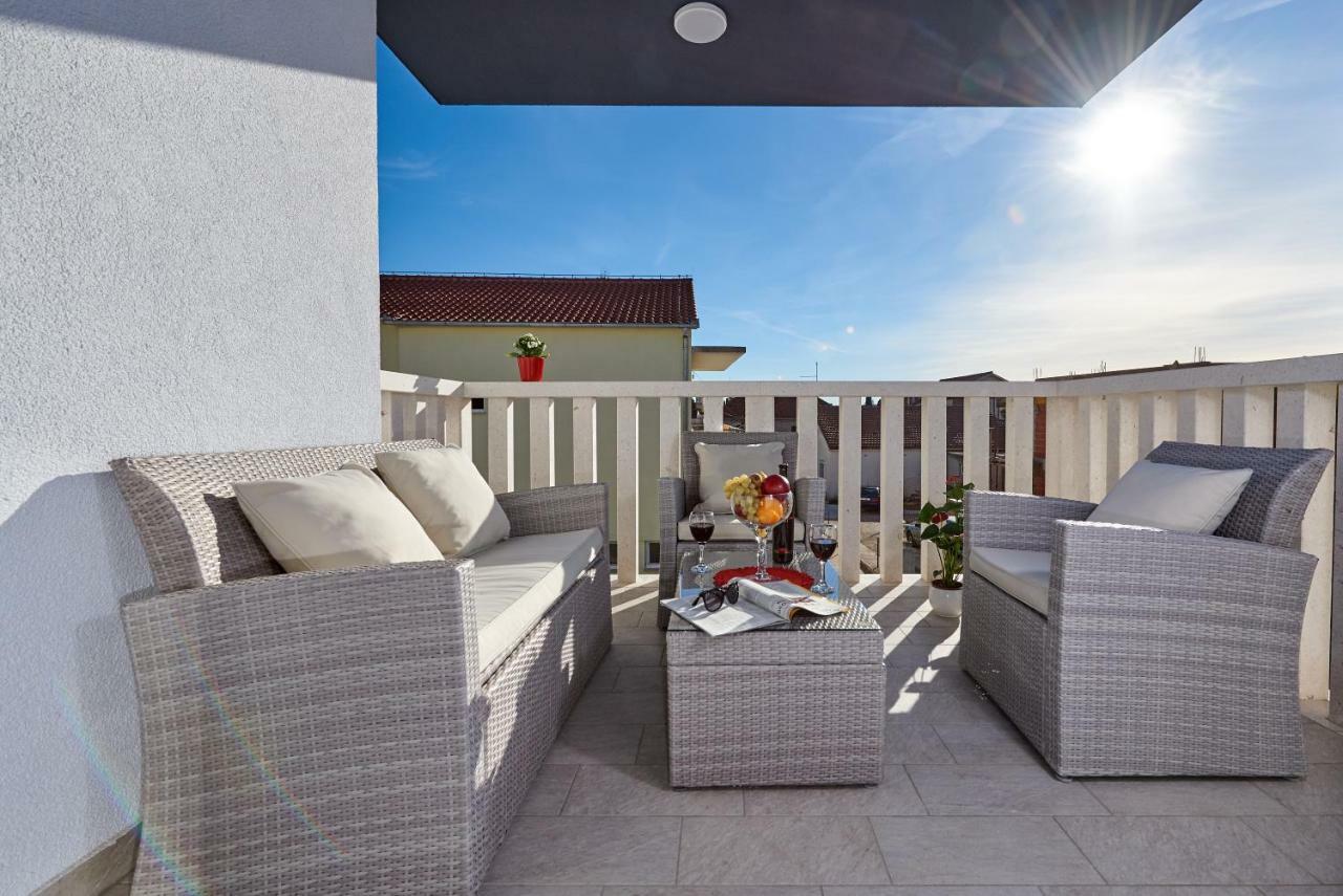 Apartment Misic Trogir Eksteriør bilde
